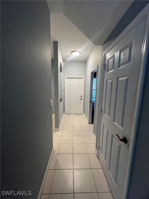 Building Photo - 3624 Pine Oak Cir