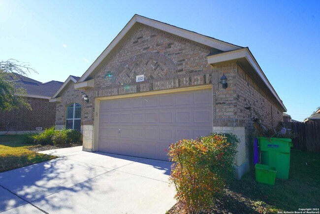 Building Photo - 1323 Kingbird Ct