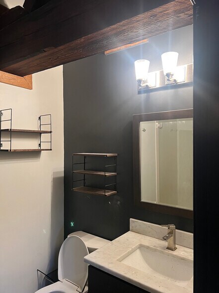 Building Photo - 51 W Blenkner St