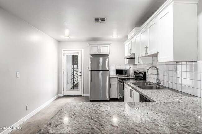 Building Photo - 3011 N 38th St