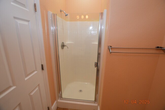 Building Photo - 638 Harvester Course Dr