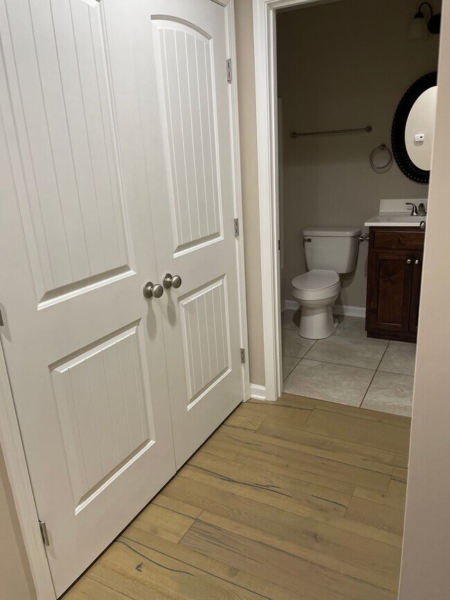 Building Photo - Adorable 3 Bedroom Home in Cowan!