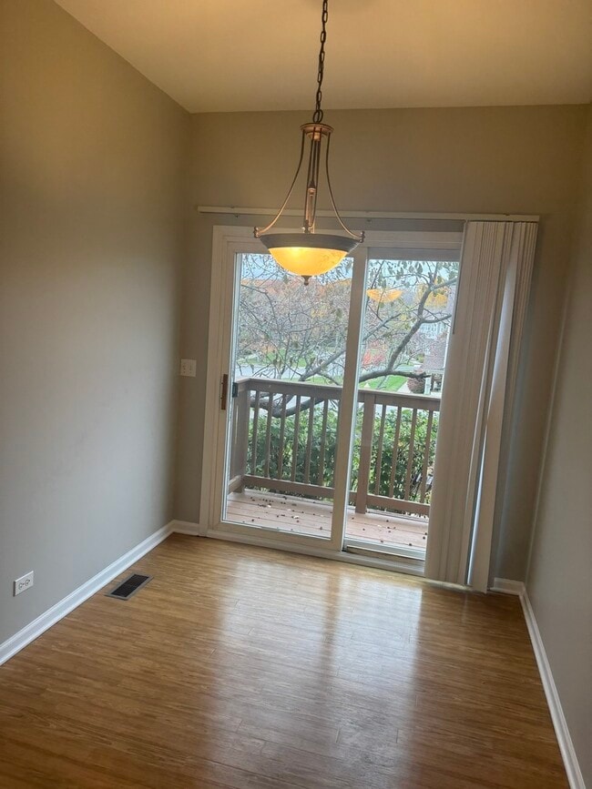 Building Photo - 11S473 Rachael Ct