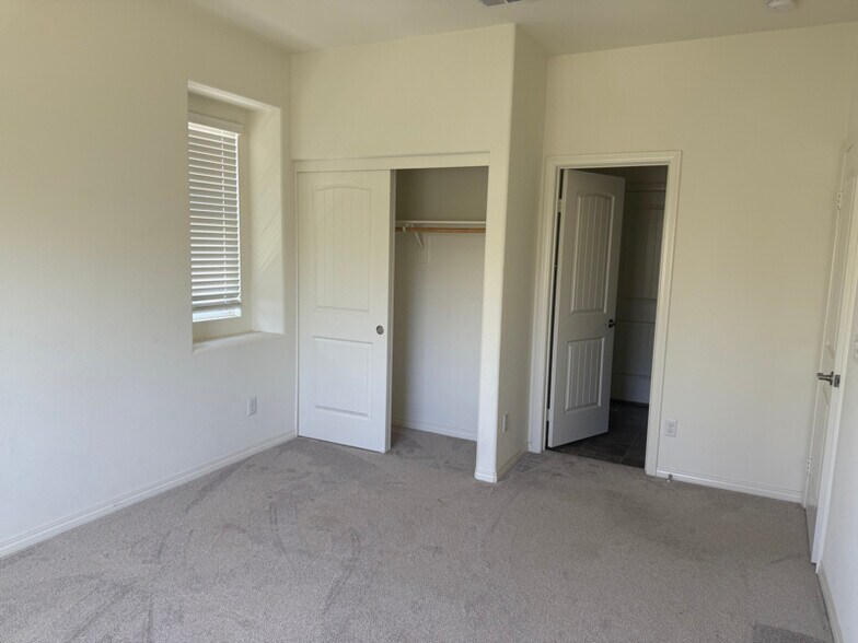 Building Photo - 7555 Cessna St.