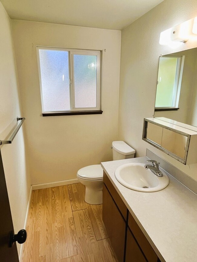 Building Photo - Beautifully Appointed Home on Generous Lot...