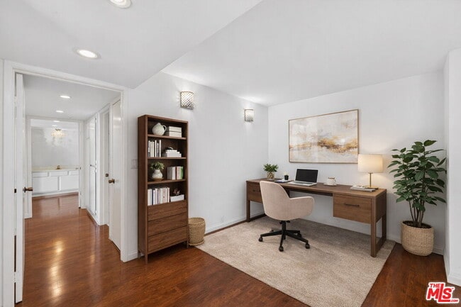 Building Photo - 10535 Wilshire Blvd