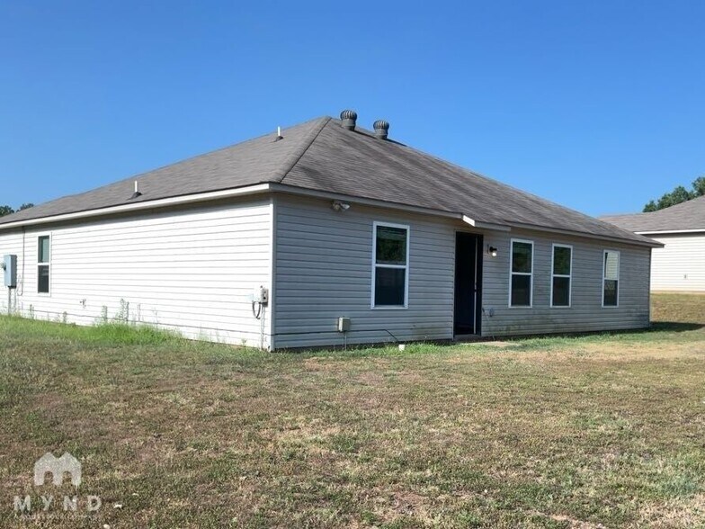 Building Photo - 7008 Pearl Vly Cv