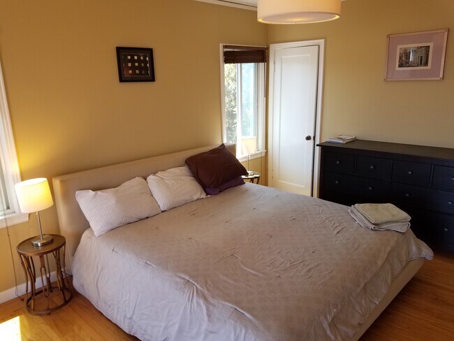 Building Photo - 295 Oxford St