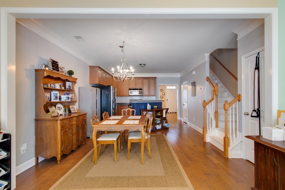Building Photo - 7031 Sunnywood Dr
