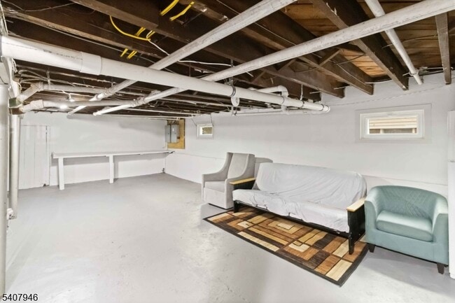 Building Photo - 10 Zazzetti St