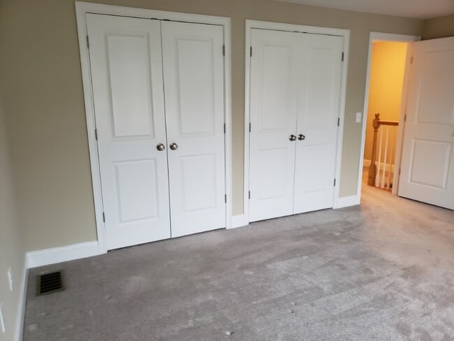 Building Photo - 10 Cardigan Ct