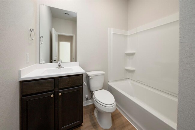 Building Photo - 15454 Maple Ter Dr