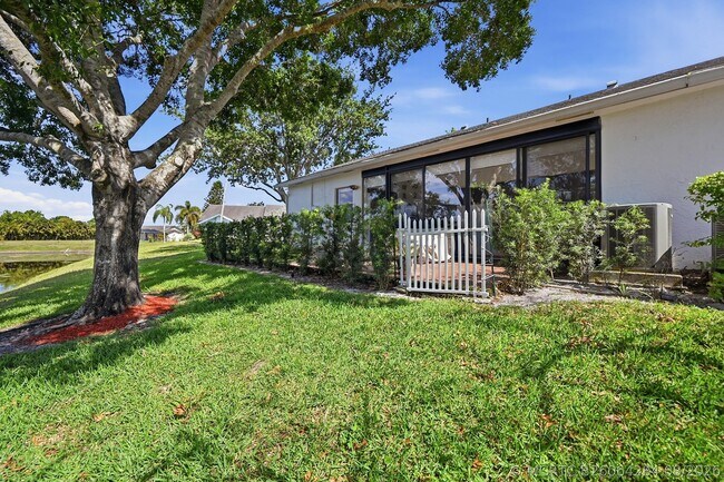 Building Photo - 10775 Waterberry Dr