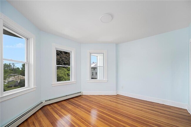 Building Photo - 87 Lyman Ave