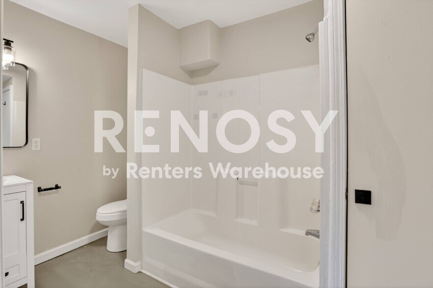 Building Photo - 3081 Glendale Ct