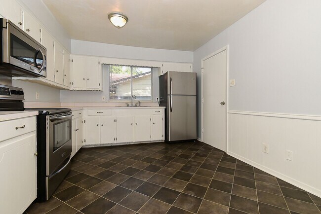 Building Photo - 6508 Finch-House