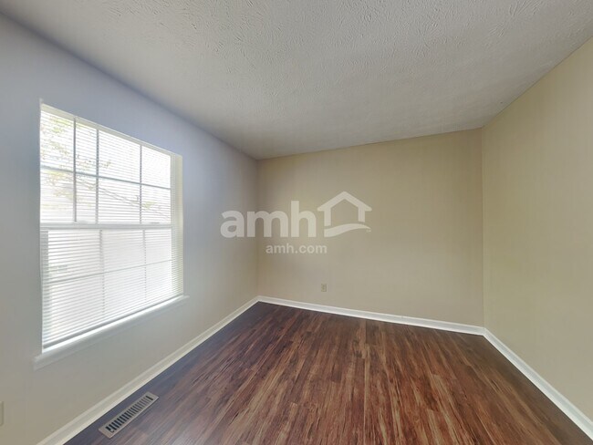 Building Photo - 11926 Titania Cir