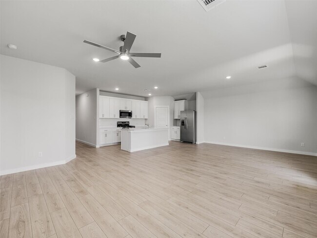 Building Photo - 1136 Del Rio Dr