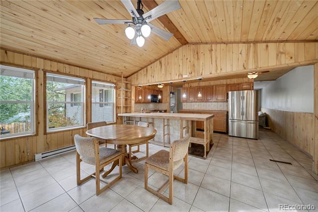 Building Photo - 806 Paradise Ln
