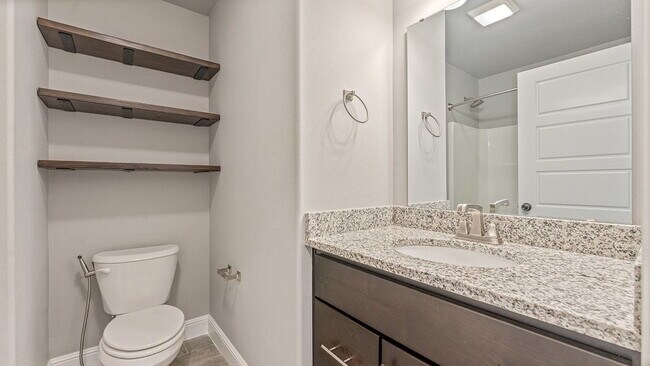 Building Photo - "Homey 4-Bedroom House in Bentonville – 1,433 Sq. Ft. of Comfort!"