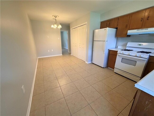 Building Photo - 210 Transcontinental Dr
