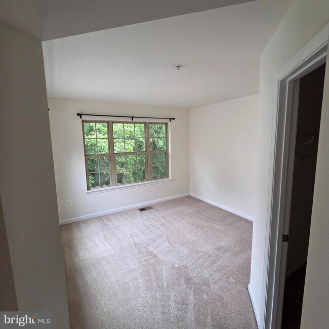 Building Photo - 7825 Rappaport Dr