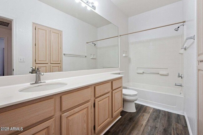 Building Photo - 11375 E Sahuaro Dr
