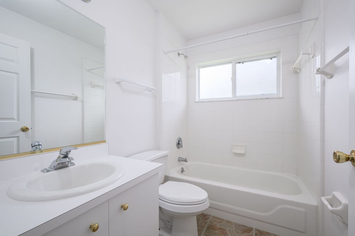 Building Photo - 1712 Arash Cir