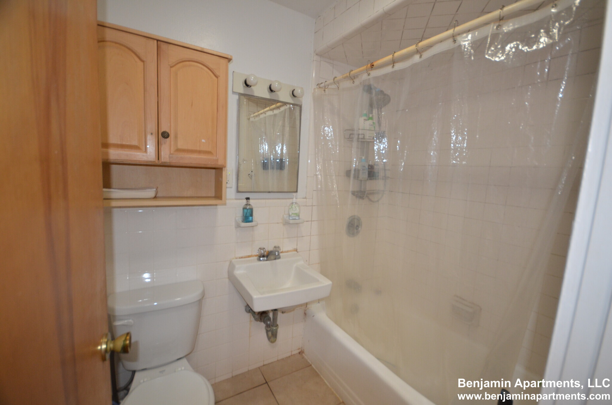 Building Photo - 316 Tappan St