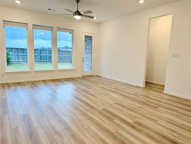 Building Photo - 9922 Sunflower Mist Ln