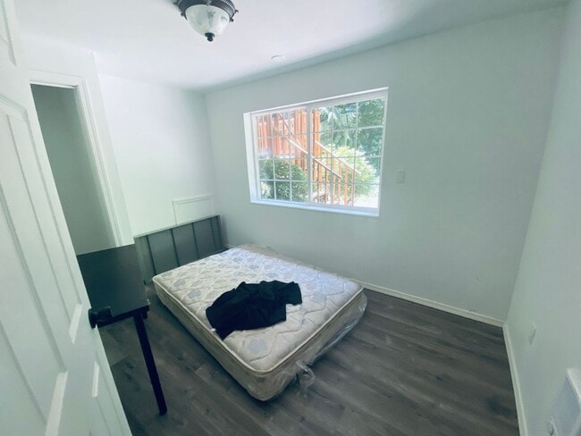 Building Photo - 3 bedroom - Stanwood Duplex