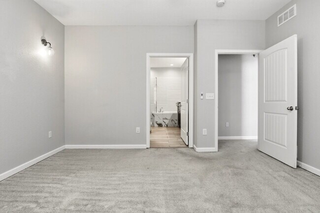Building Photo - $3,245.95 - 4 Bed, 3 Bath Townhome In Commerce City with Central AC and In Unit Laundry!