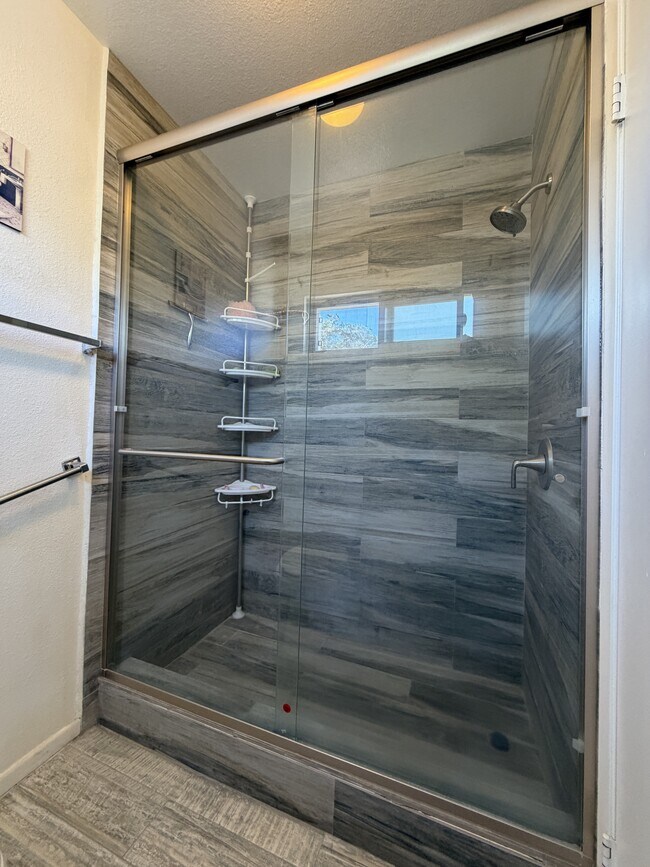 Building Photo - 6822 Endora Dr