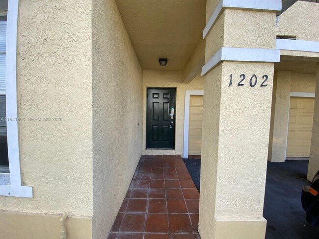 Building Photo - 1202 Belmont Ln