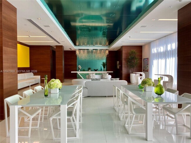 Building Photo - 300 Sunny Isles Blvd