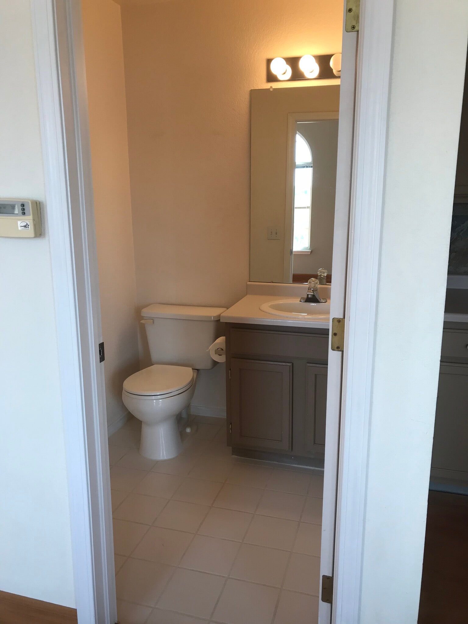 Main floor half bathroom - 535 Canyon View Drive