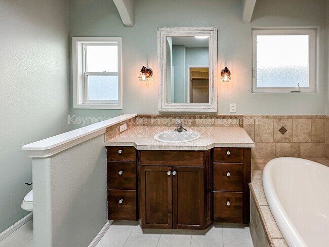 Building Photo - 9259 W Olivia St