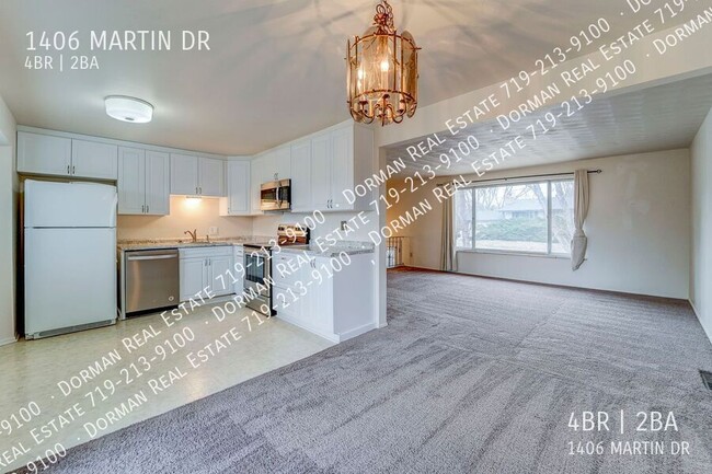 Building Photo - 1406 Martin Dr