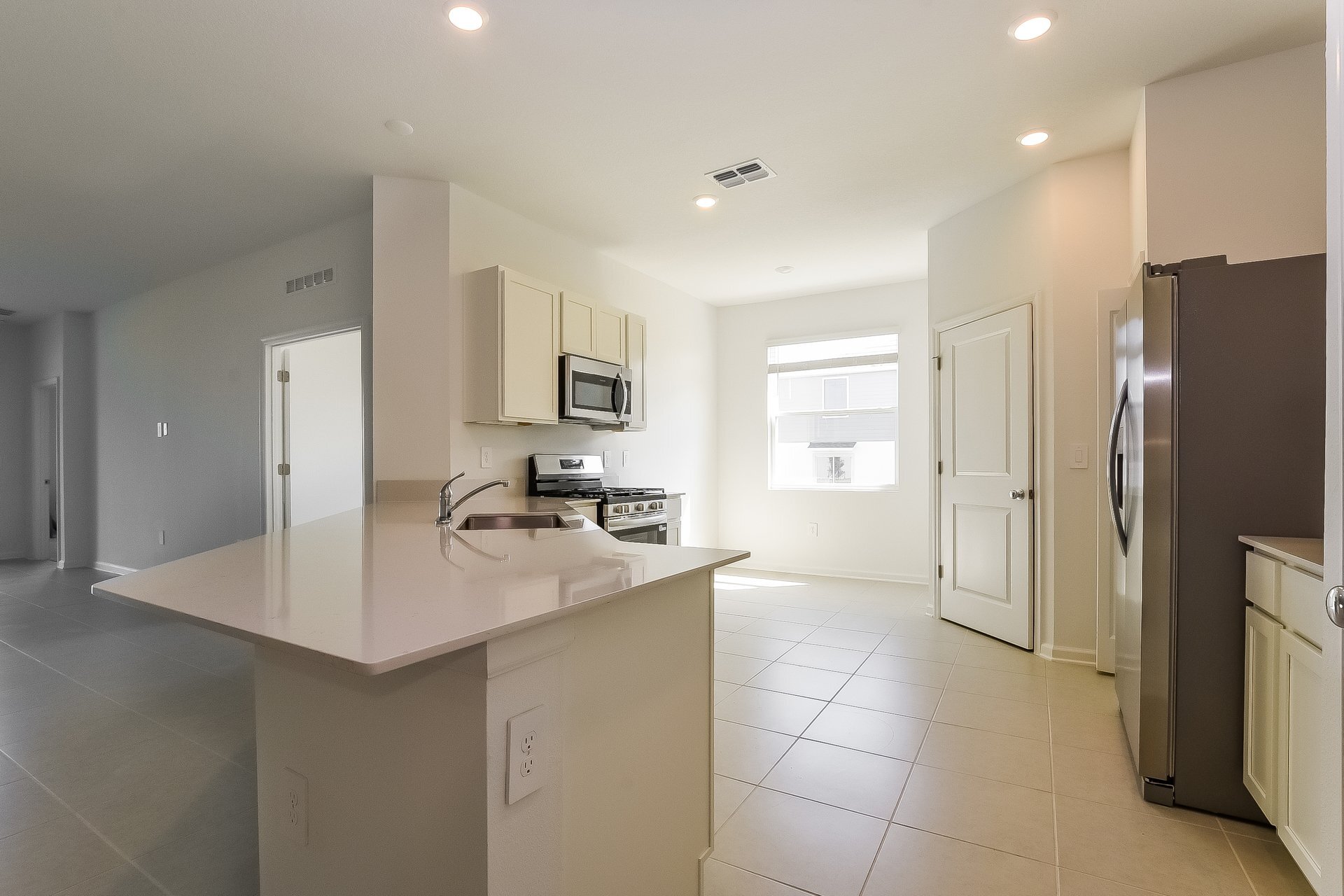 Building Photo - 7656 Gemstone St
