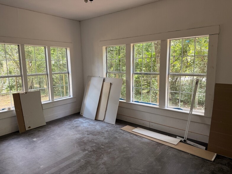Building Photo - 521 Feagin Dr
