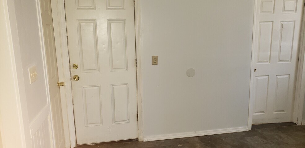 Building Photo - 304 Veazie St