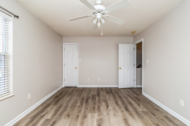 Building Photo - 836 Duchess Way