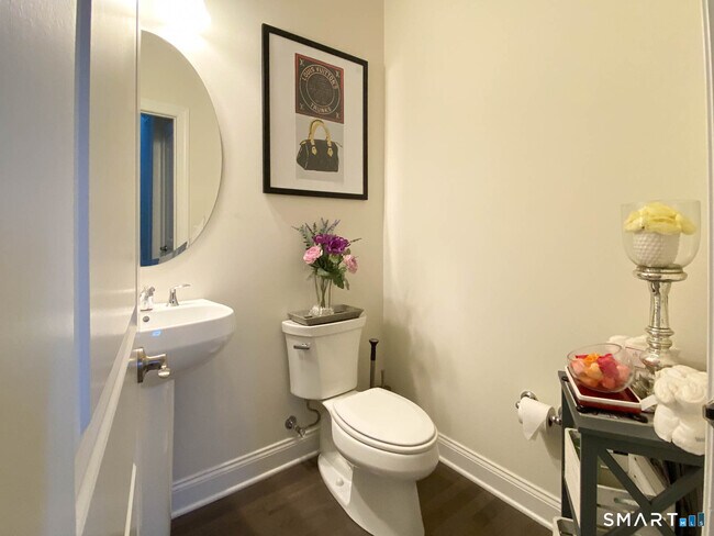 Building Photo - 62 Moorland Dr