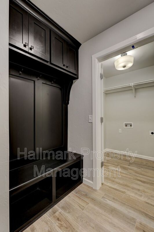 Building Photo - 642 Juniper St