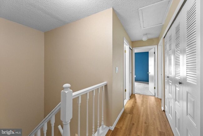 Building Photo - 71 Chambord Ct