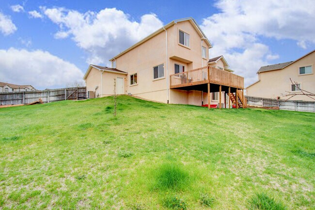 Building Photo - 4038 Pronghorn Meadows Cir