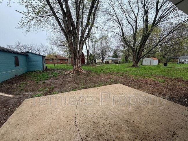 Building Photo - 334 W Sea Ave