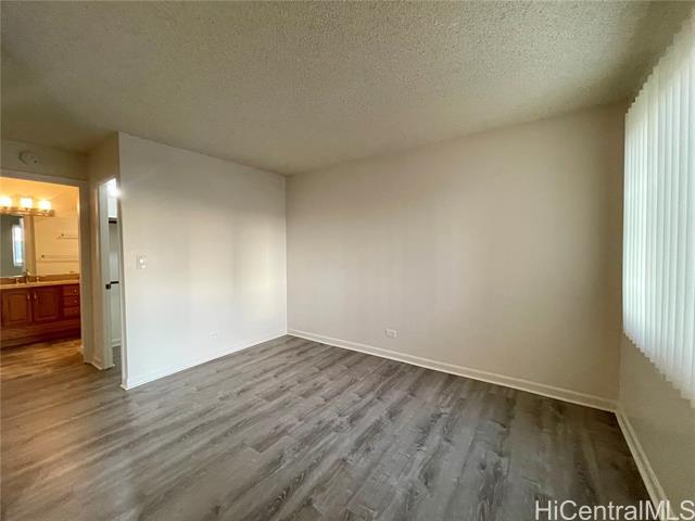 Building Photo - 98-1038-1038 Moanalua Rd