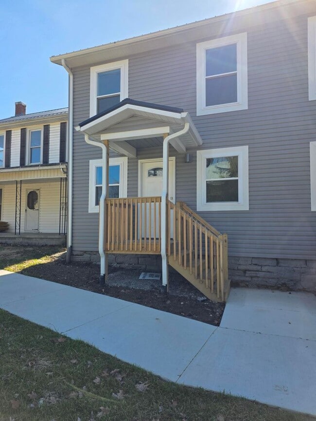 Building Photo - 43 W Main St