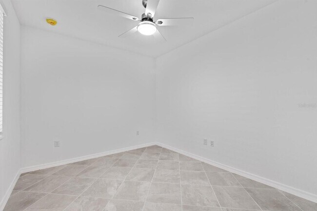 Building Photo - 12440 Wellen Golf St